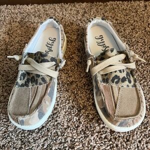 Camo shoes similar to Hey Dudes- New!